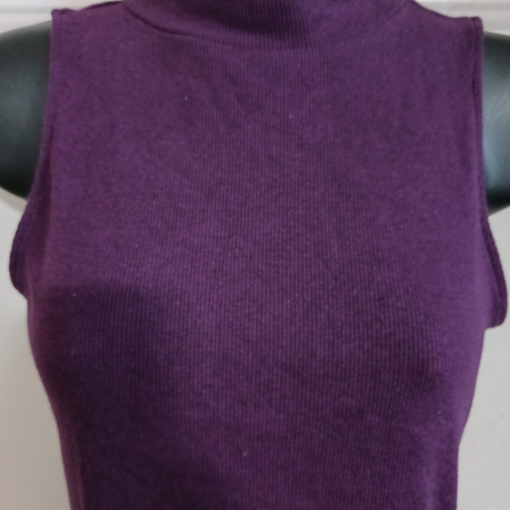 Crop Top - Picture 2 of 4